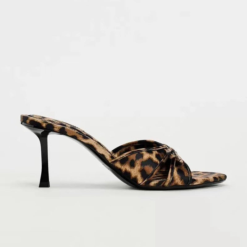 Dame Elegant Slingback Sandaler med Leopardsmønster og filigranele Design Stilla