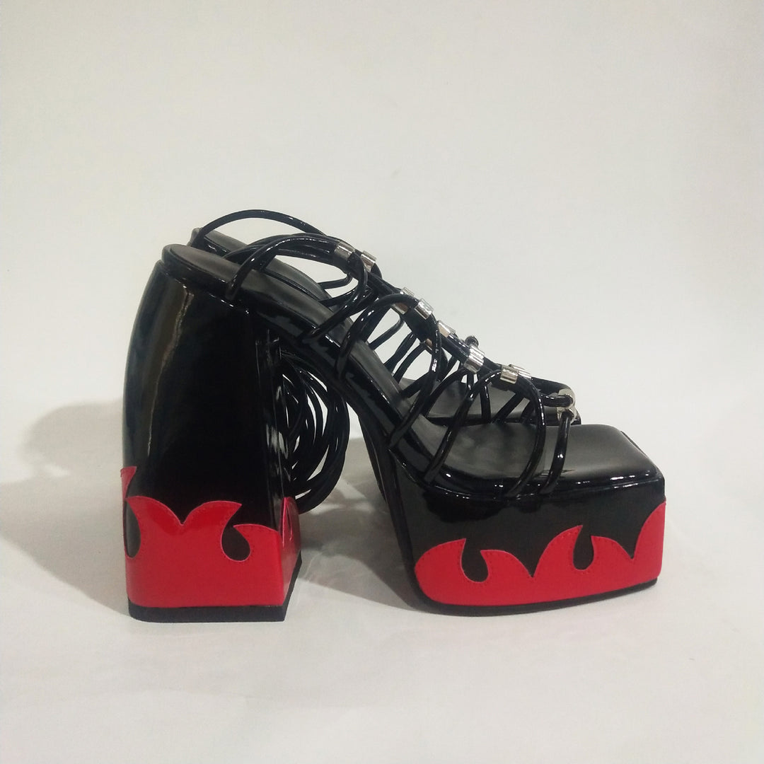 Femme Chunky Plattform-blokhælsandaler med strop-design Stilla
