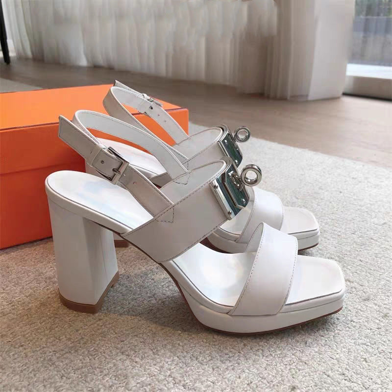 Femme Blokhæl Slide Sandaler med dekorativt spænde-detalje Stilla