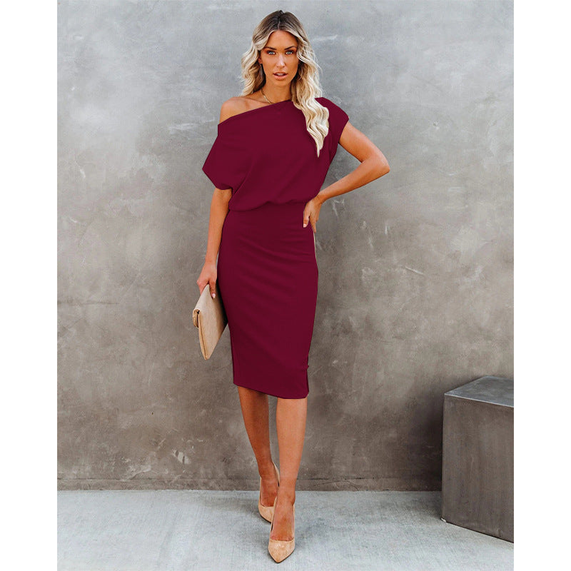 Dame Off-Shoulder Kjole i let strikstof med figursyet snit Stilla