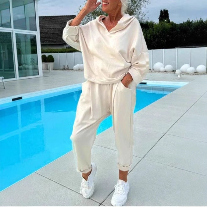 Dame afslappet sweat-outfit med hætte og praktiske lommer Stilla