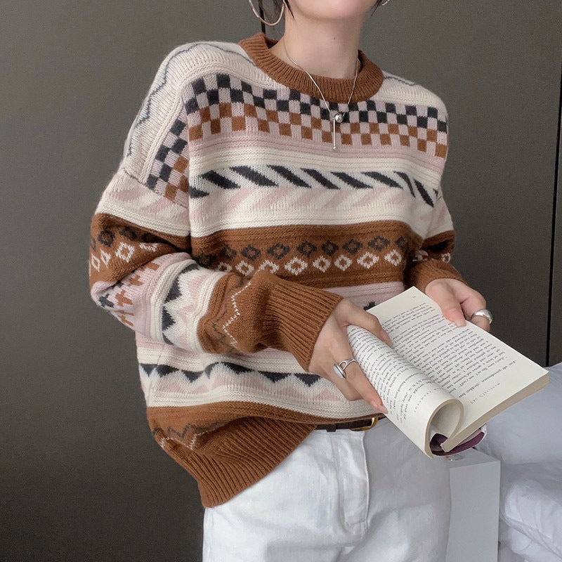Kvinders hyggelige strikket sweater i kreativt mønsterdesign Stilla
