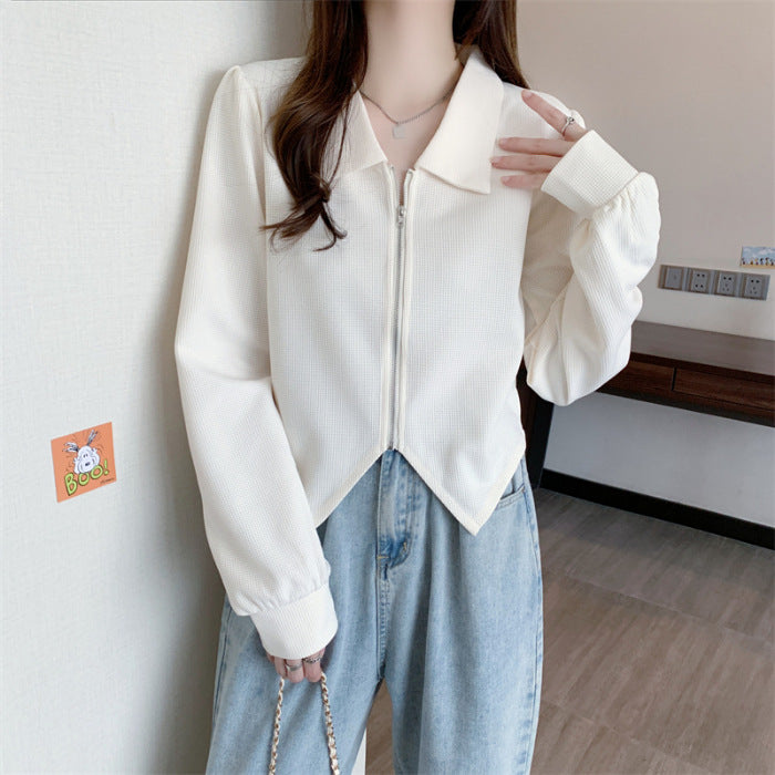 Kvinders fashionable cropped jakke med lynlås og elegant krave Stilla