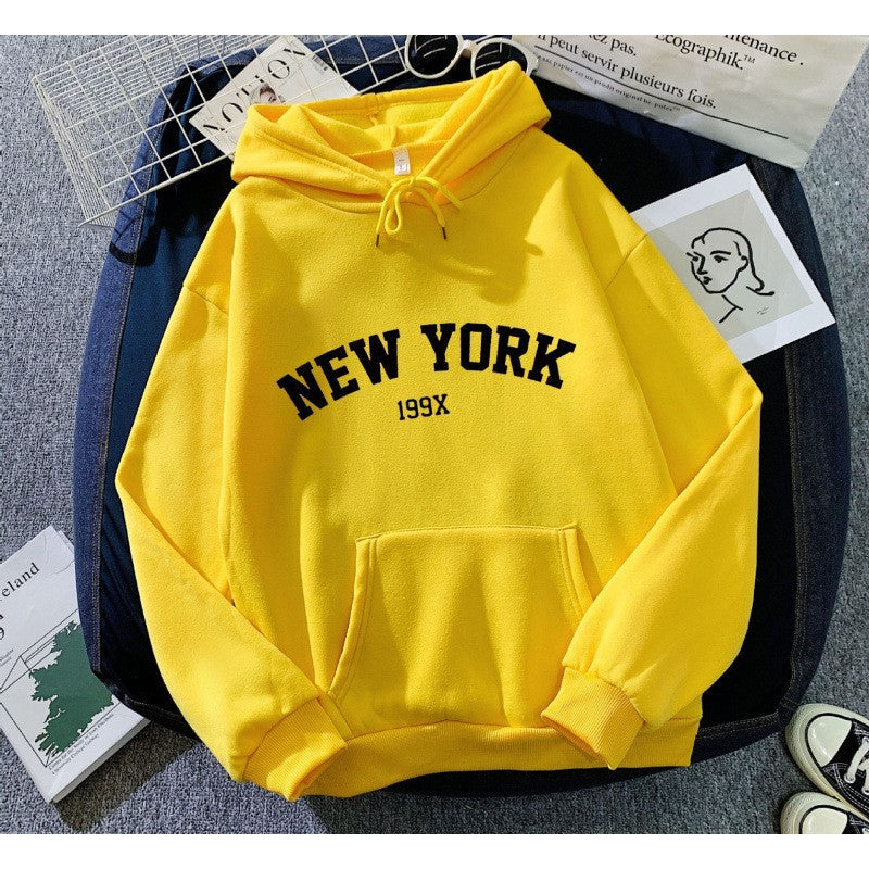 Kvinders hoodie med sporty New York print Skovae