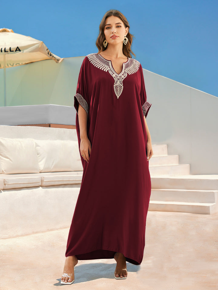 Dame Kaftan med kunstneriske udsmykninger og elegant V-hals Stilla