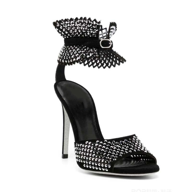 Femme med strass-belagte høje hæl sandaler med unikt ankelrem-design Stilla