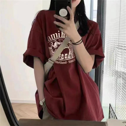 Dame T-shirt med komfortable pasform og elegant dyremotiv Stilla