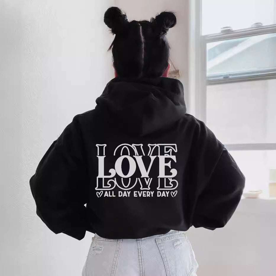 Kvinders hoodie med kreativ skrift Skovae