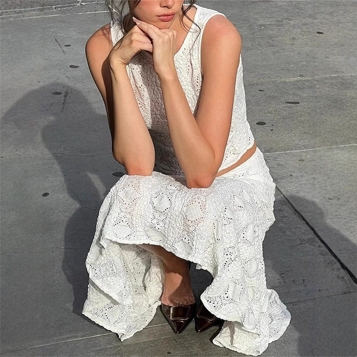 Dame To-delt Blonde Ensemble med udskåret nederdel og cropped top Stilla
