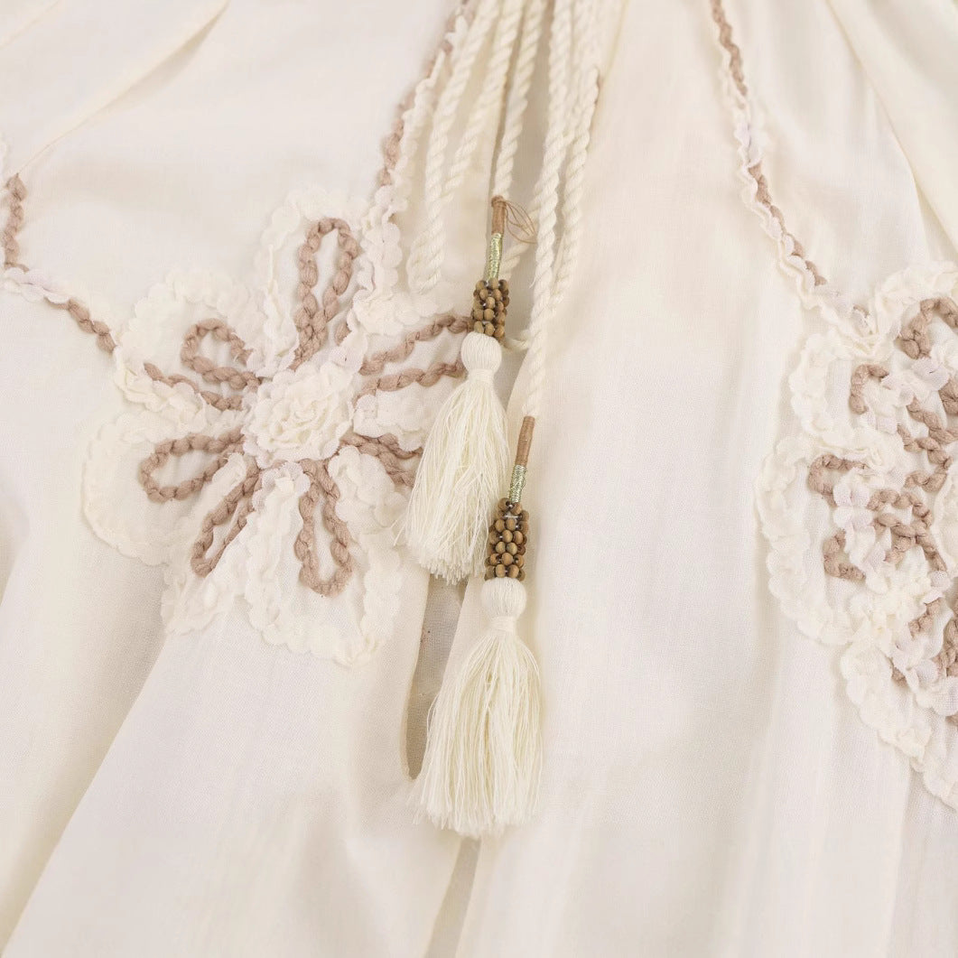 Dame broderet langærmet bluse med frynsedetalje Stilla