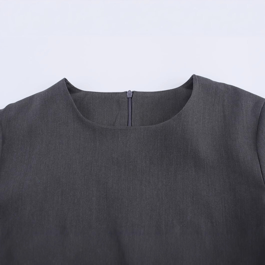 Femme Contemporary Cut Kjole med Rynke Detalje Stilla