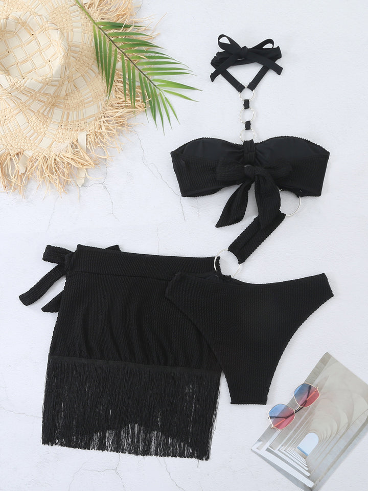 Dame Bikini-sæt med moderne bandeau-overdel, elegant frynser-nederdel og raffinerede detaljer Stilla