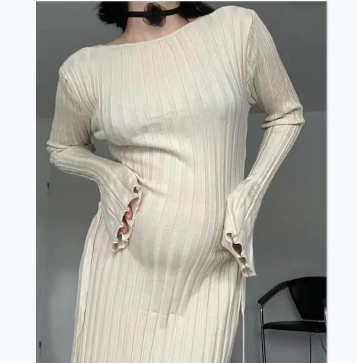 Dame Midi-kjole med elegant ribbet mønster og raffinerede flæsedetaljer Stilla