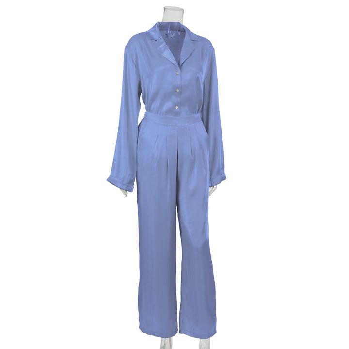 Dame Satin Pyjamasæt med elegant snit og knapdetaljer Stilla
