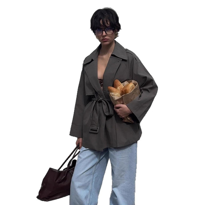 Dame modische trenchcoat-jakke med aftageligt bælte og oversized fit Stilla