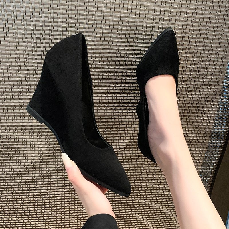Dame Wedge-Pumps med spids toe område og behagelig indvendig polstring Stilla