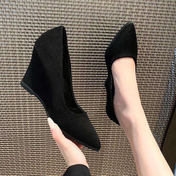 Dame Wedge-Pumps med spids toe område og behagelig indvendig polstring Stilla