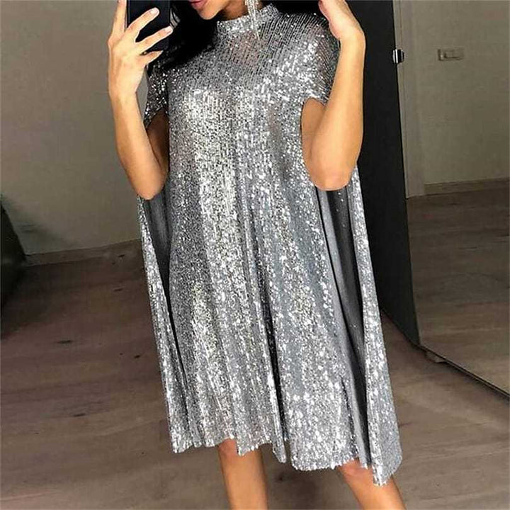 Kvinder Glitrende Cocktailkjole med elegant Cape-design Stilla