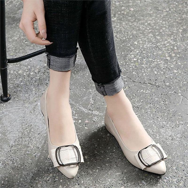 Dame ballerinas med moderne spænde-applikation og elegant design Stilla