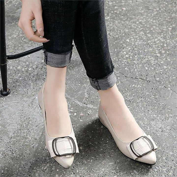 Dame ballerinas med moderne spænde-applikation og elegant design Stilla