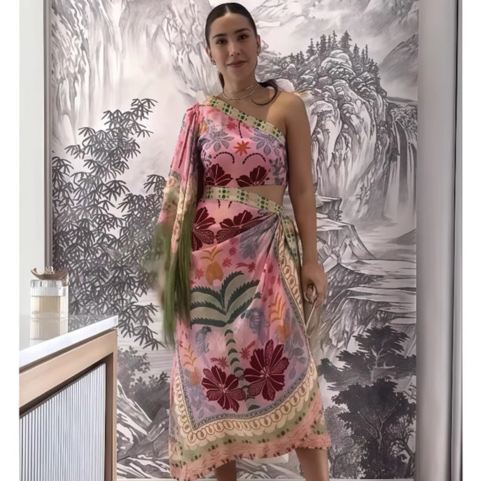 Femme En-skulder Blomst Maxi Kjole med Frynse Detaljer Stilla