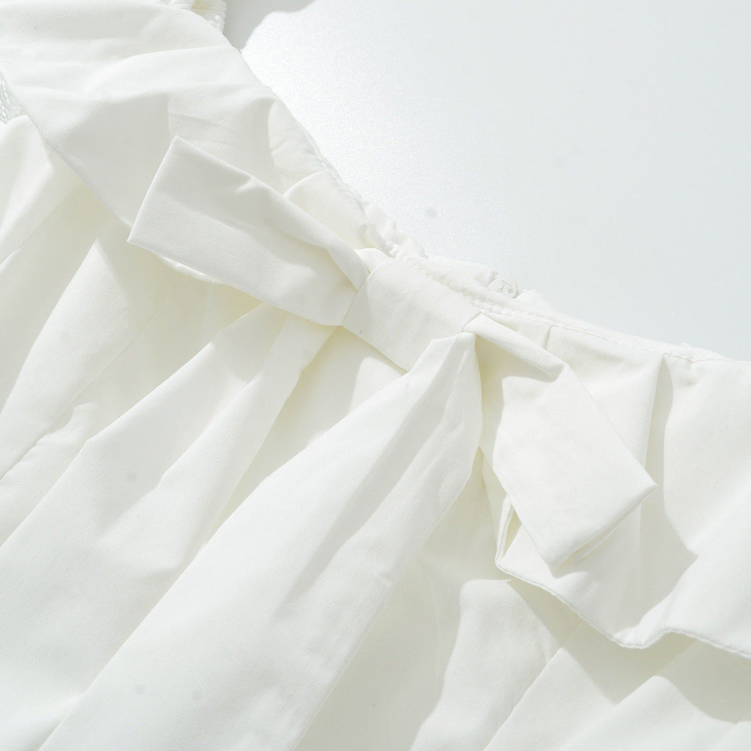 Femme Off-Shoulder Ruffle Mini Kjole med Sløjfedetalje Stilla