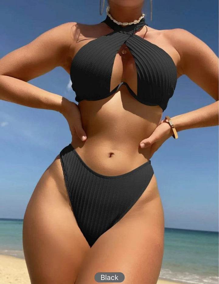 Dame bikini-sæt med innovativt indpakningsdesign og figurformende snit Stilla