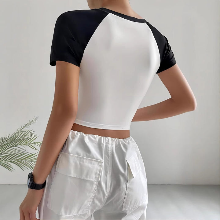 Dame Crop-T-Shirt med stilfuldt stjernemotiv og behagelig pasform Skovae