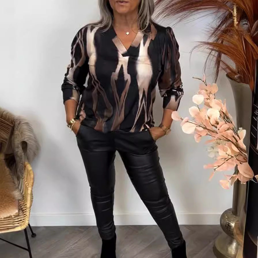 Damers fashionable top med V-hals og unikke mønstre Stilla