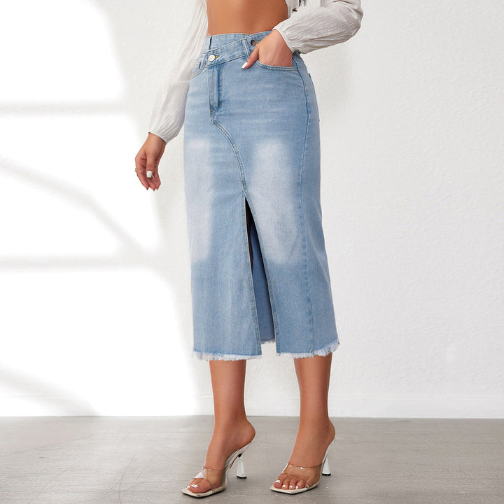 Dame denim-midi-nederdel med asymmetrisk slidse og frynset kant Stilla