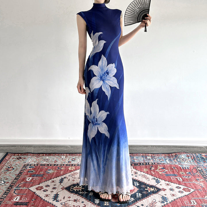 Dame maxikjole med blomsterdesign og elegant ståkrave Skovae