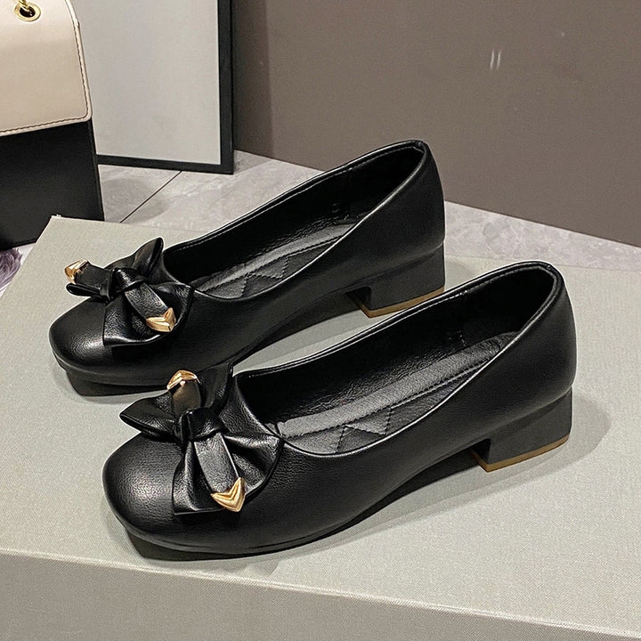 Dame ballerinas med moderne sløjfe-detalje og komfortabel blokhæl Stilla