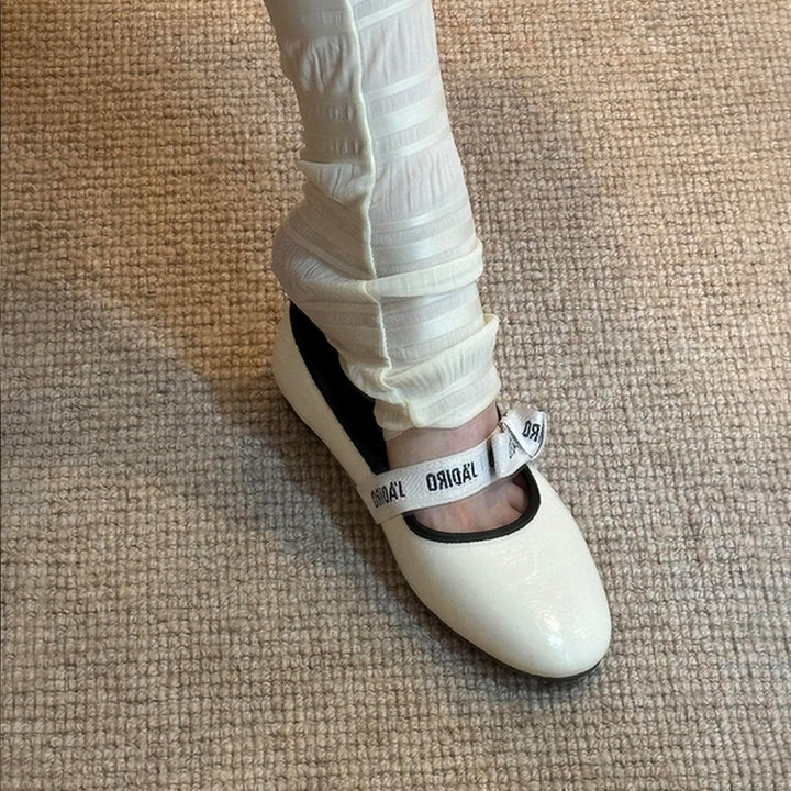 Dame Mary Jane Ballerinaer med dekorative rem-detaljer Stilla