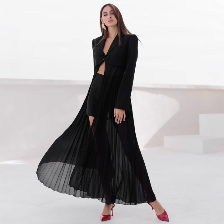 Dame elegant skåret kort blazer- og shorts-sæt med plisserede detaljer Stilla