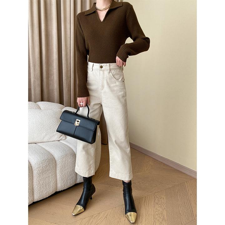Kvinders strikket sweater med moderne V-hals og ribbet struktur Stilla