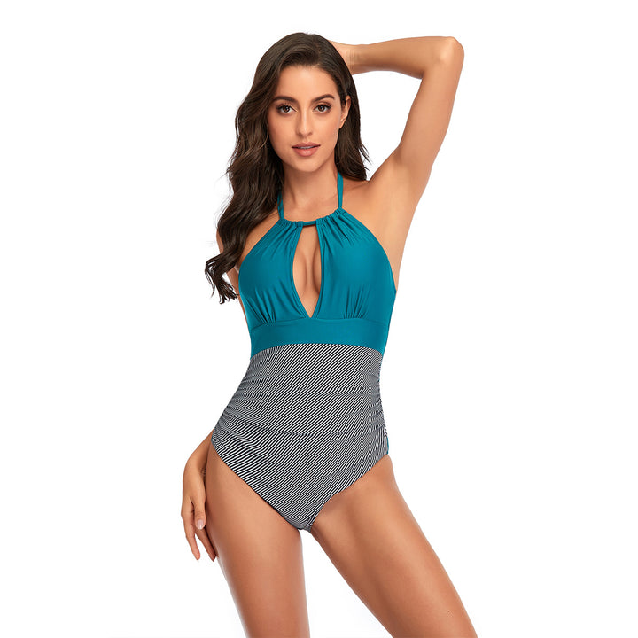 Dame Enkelt Bade Outfit med spændende Cut-Out-design og flatterende Rynk Stilla