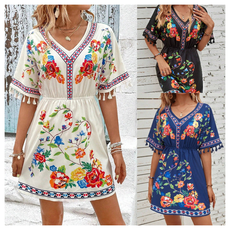 Dame mini-kjole med blomstret design og fine frynser Stilla