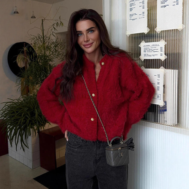 Kvinders fluffy striktrøje lavet af 100% nylon med casual snit Stilla