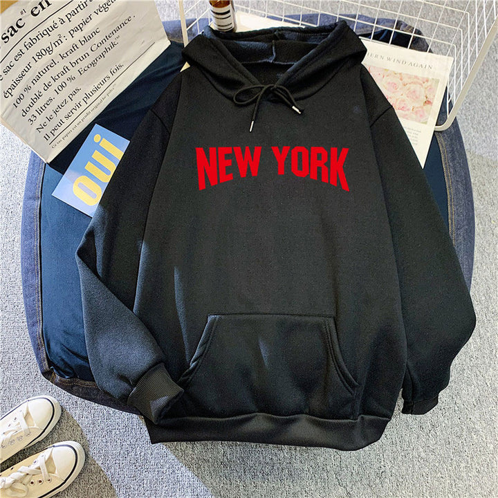 Kvinders hoodie med stilfuldt New York design Skovae