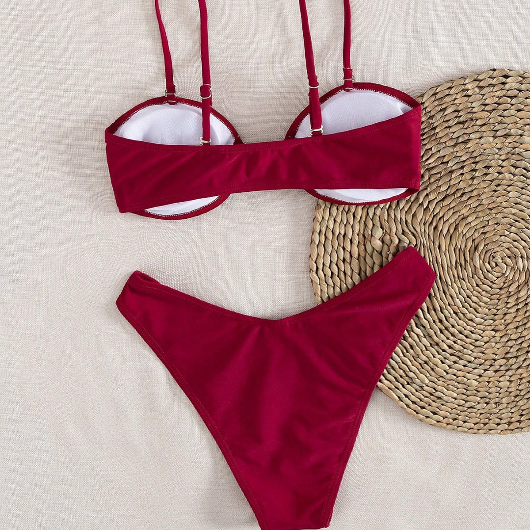 Dame Bandeau-bikini med moderigtige snit og justerbare stropper Skovae