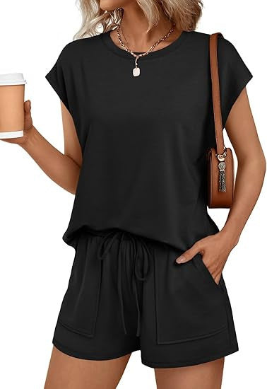 Dame komfortabel fritidssæt med T-shirt og shorts Stilla