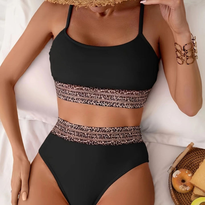 Dame bikini-sæt med elastisk taljebånd og modetrendstribet design Stilla