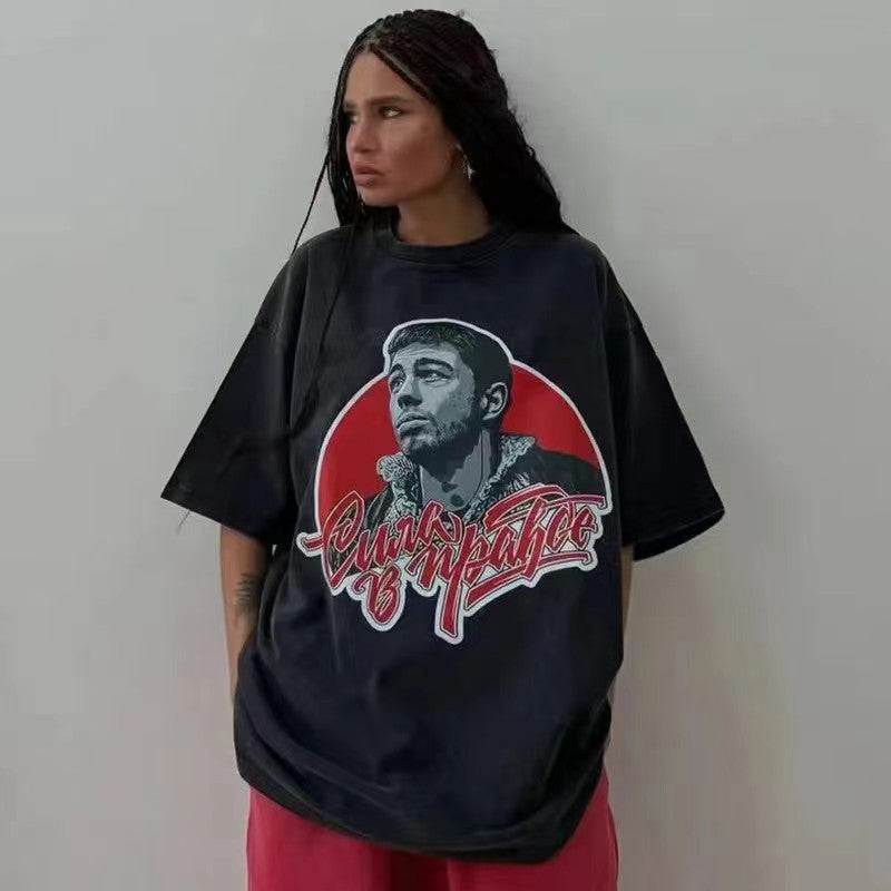 Dame Oversized T-shirt med kunstnerisk ansigtstryk og street-style skrifttype Stilla