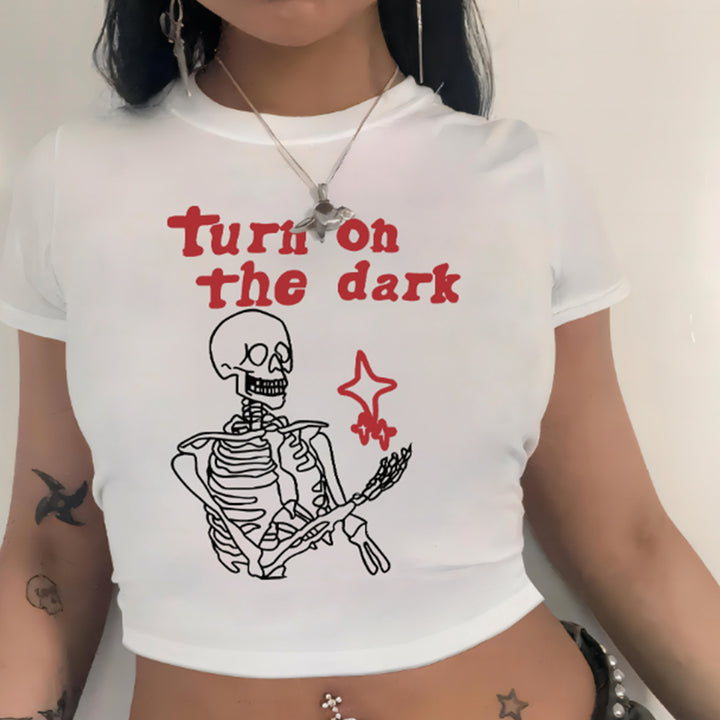 Dame Crop-Shirt med legende spøgelsesmotiv Skovae