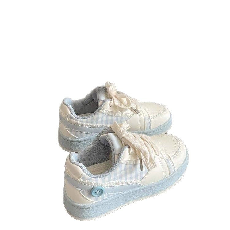 Dame sneakers med fashionabelt flæseelement og behagelig plateau Stilla