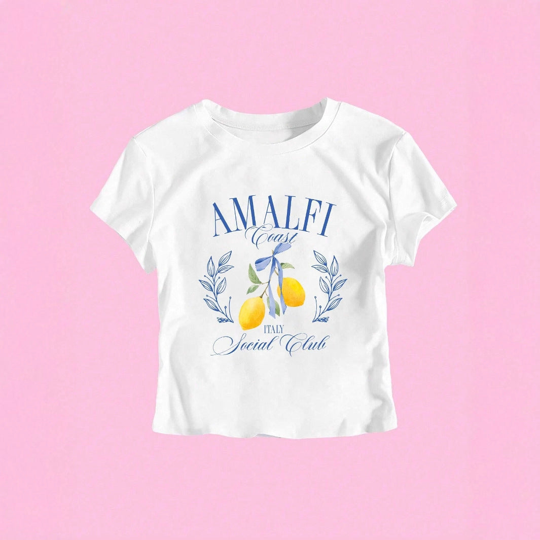 Dame T-shirt med frisk frugtmotiv og moderne skrift Skovae