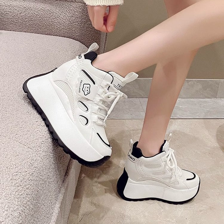 Dame Plateau Sneakers med åndbart overmateriale og skridsikker sål Stilla