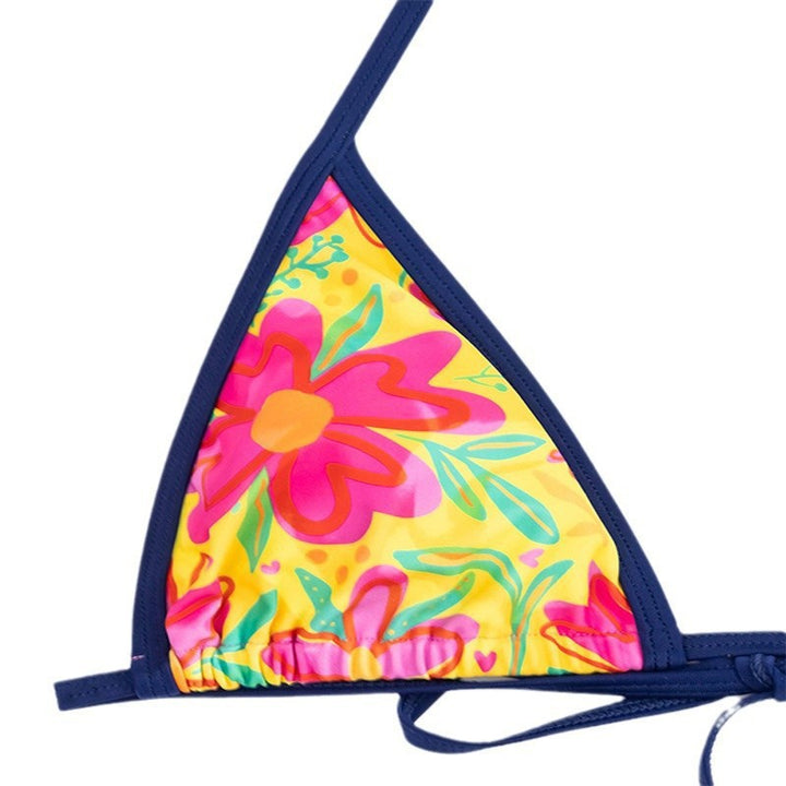 Dame triangel-bikini med farverigt blomstret design og justerbare snorebånd Skovae
