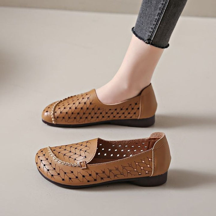 Dame Mokasiner lavet af perforeret læder med komfortabel indersål og fashionable design Stilla