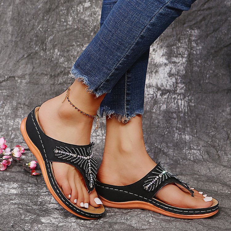 Dame Glamourøse Flip-Flops med glitrende strass-applikationer og komfortabelt fodbed Stilla